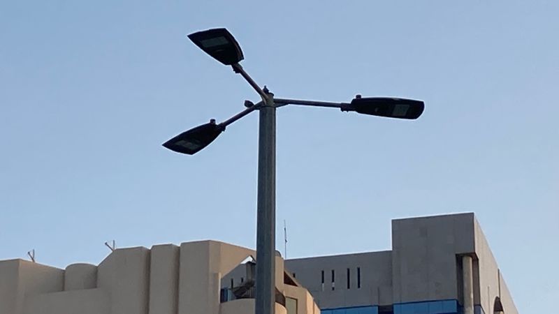 Pokračujeme v naší polní cestě a tato zastávka nás přivádí do Abu Dhabi —